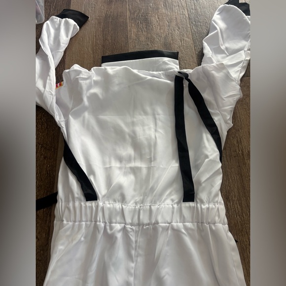 Spirit Astronaut Jumpsuit Costume in White - Picture 6 of 9